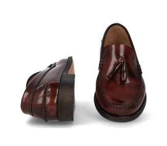 Zapatos Castellanos con borlas Marrón