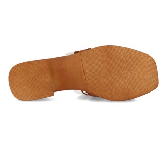Sandalias de piel con tacon bajo Digo Digo 4170 Negro